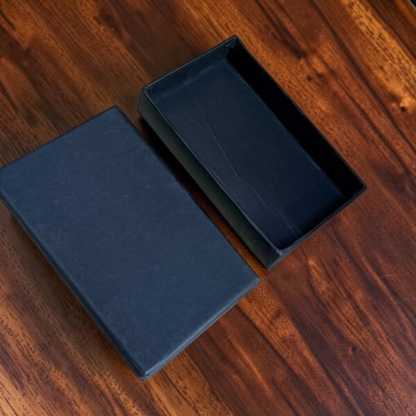 Box – 11 × 18 × 3 cm